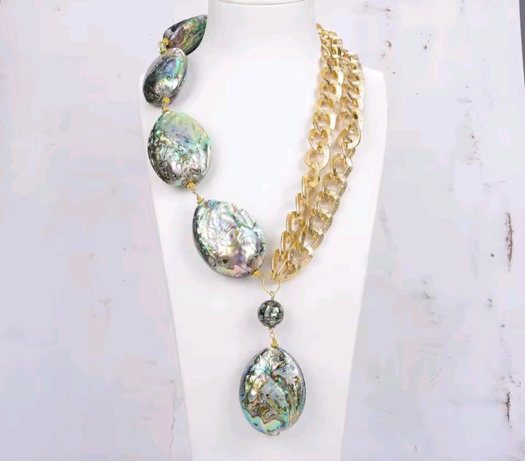 Collar con Conchas Naturales y Cadena Chapado en Oro