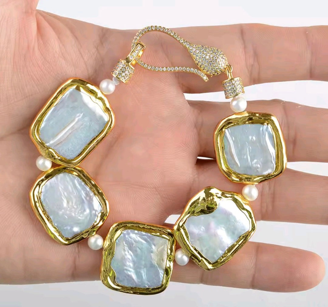 Pulsera en Perla Cultivada Natural Chapado en oro 18k