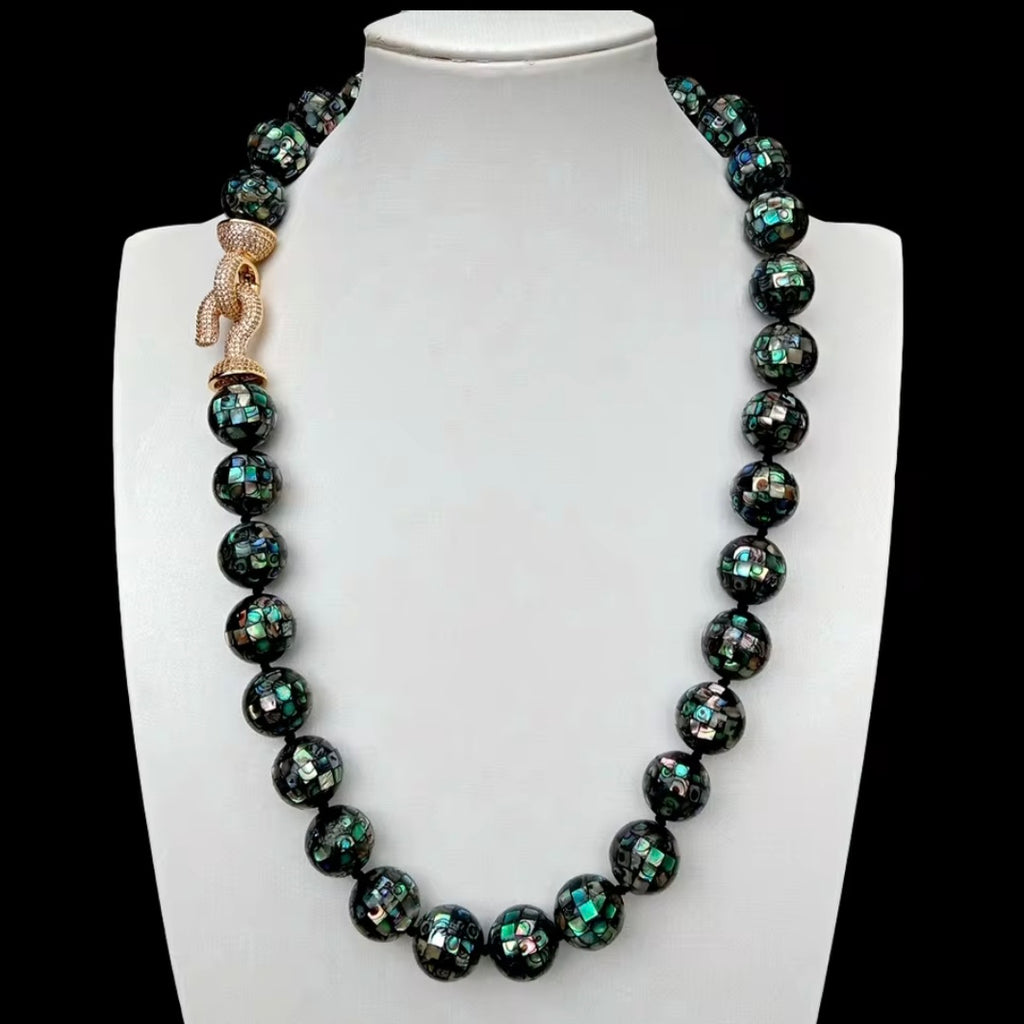 Set Collar, Pulsera y Pantallas Concha de Abulon Arcoris Negro Cierre Pavimentado