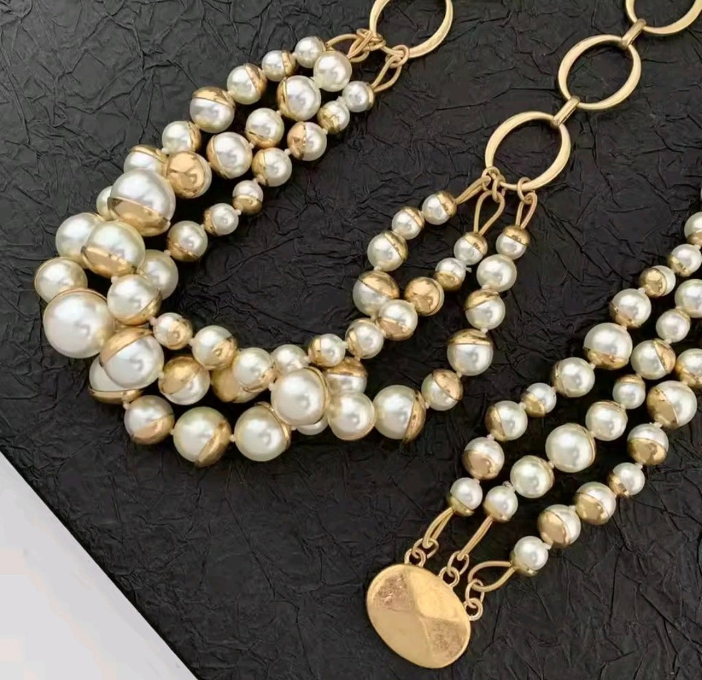Set Collar, Pantallas y Pulsera en Perla y Chapado en Oro de 18k