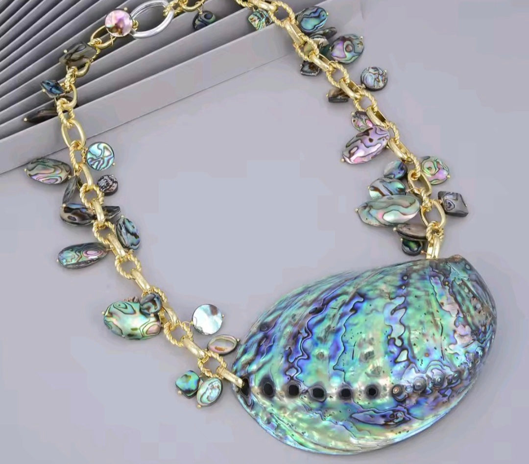 Collar de Concha de Abulón Arcoiris Natural