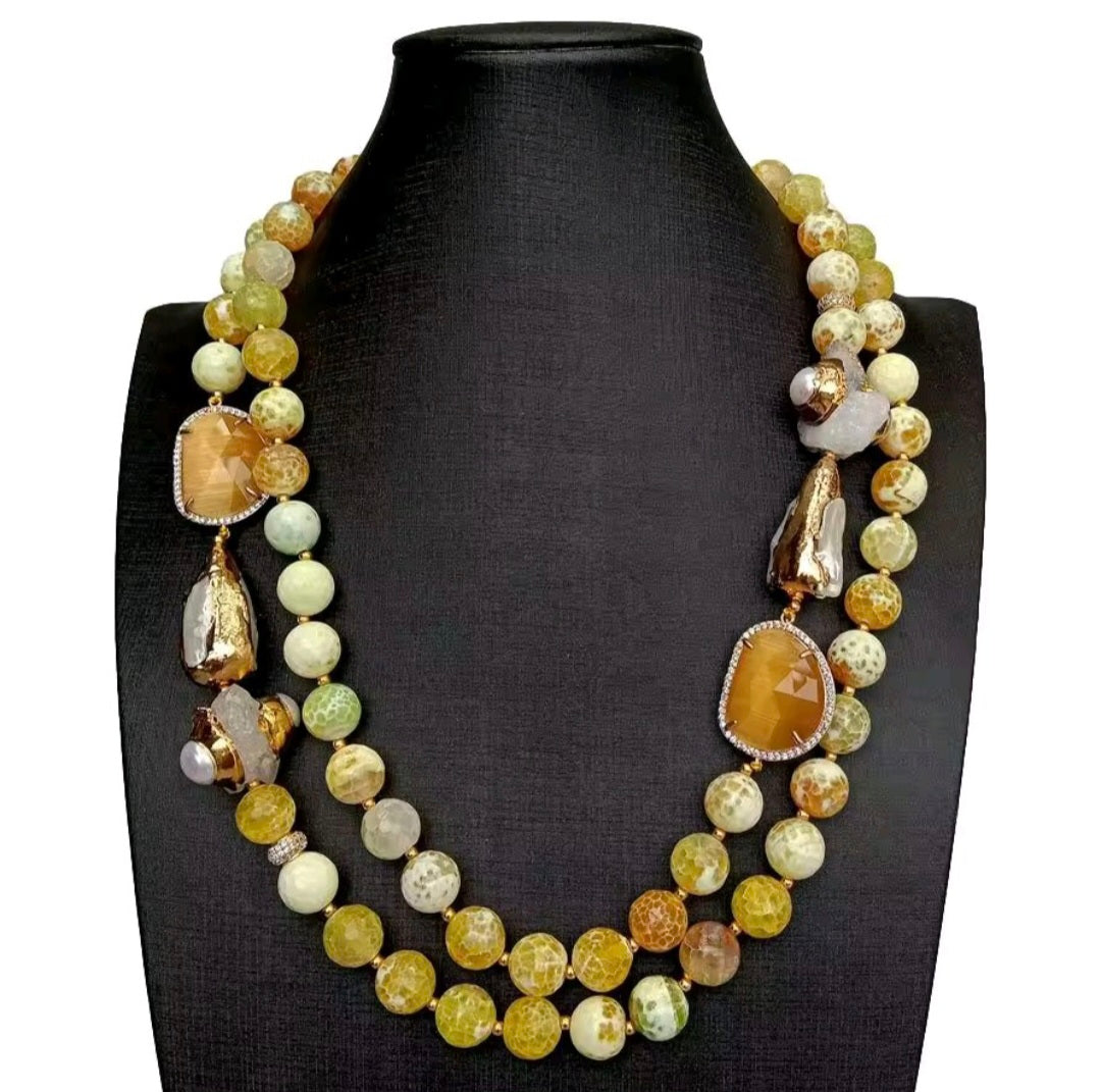 Agatas amarillas y perlas cultivadas Necklace