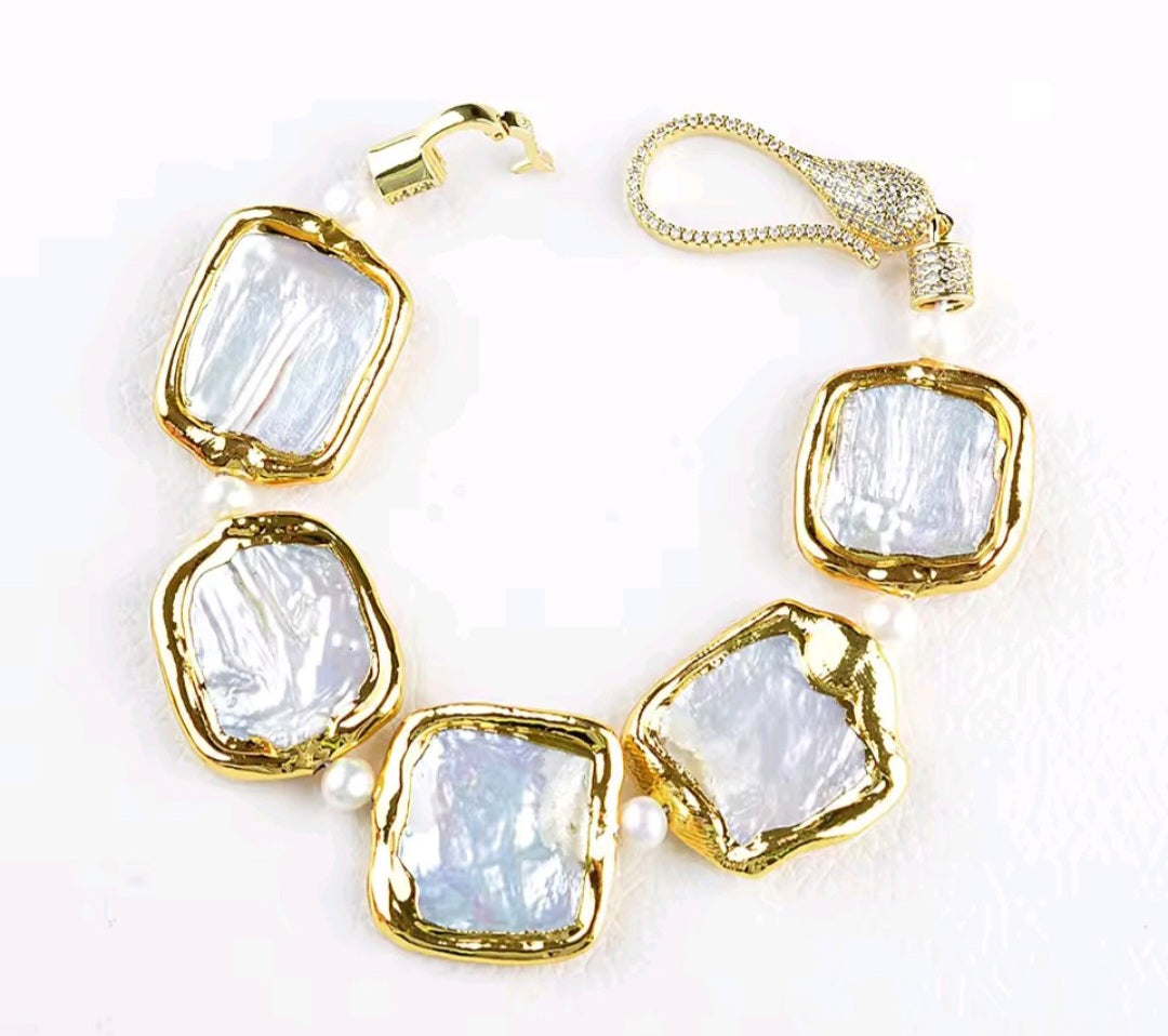 Pulsera en Perla Cultivada Natural Chapado en oro 18k