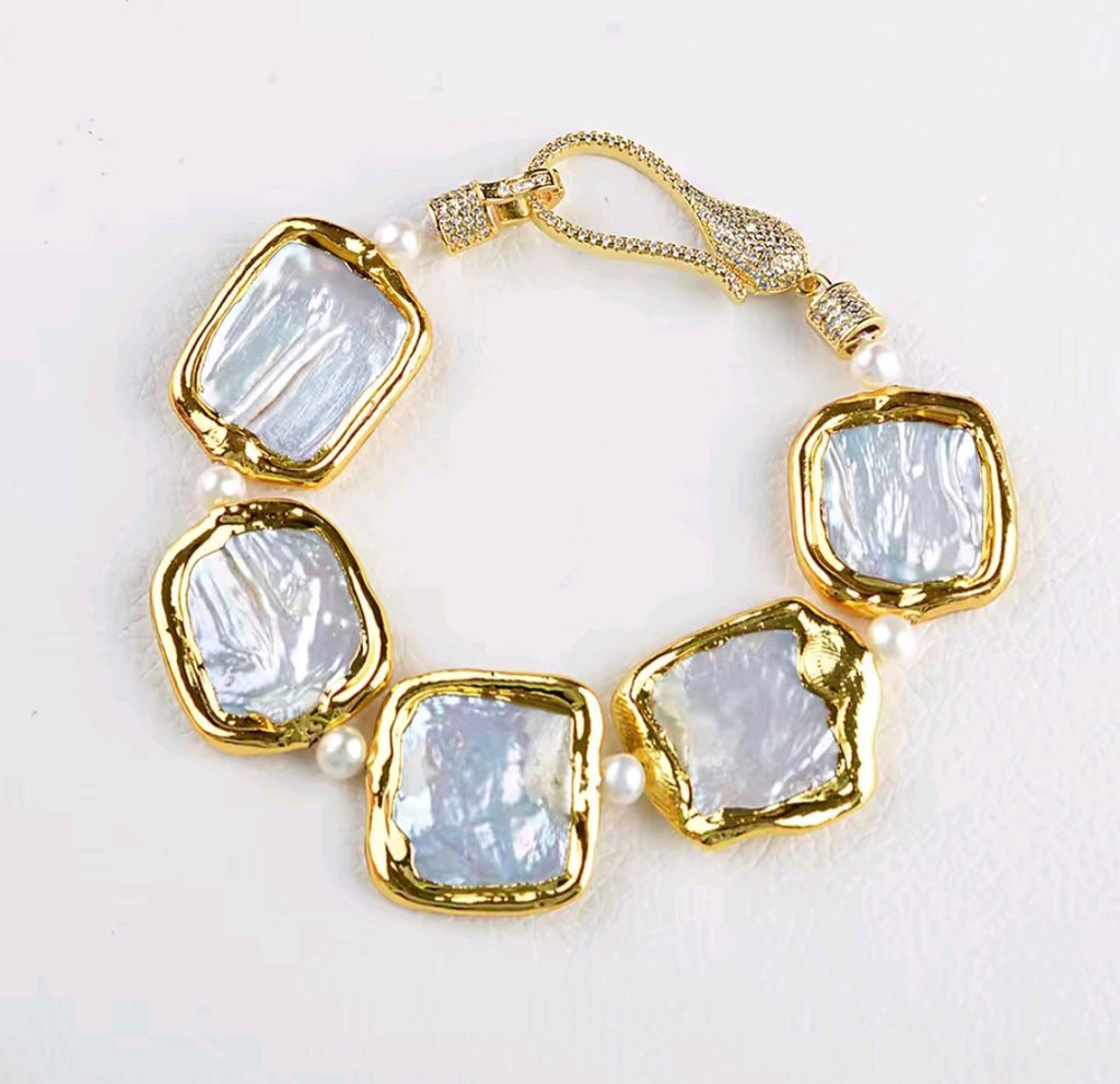 Pulsera en Perla Cultivada Natural Chapado en oro 18k