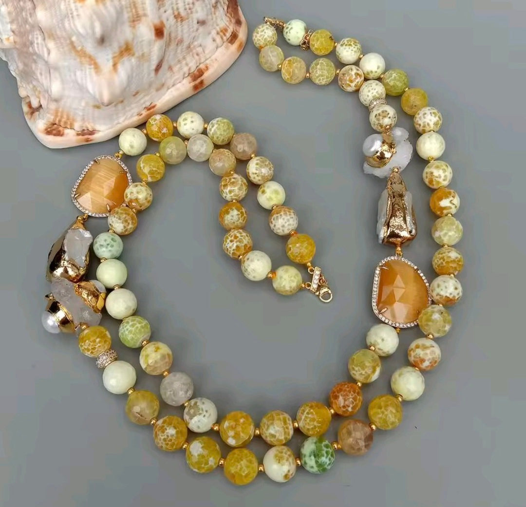 Agatas amarillas y perlas cultivadas Necklace