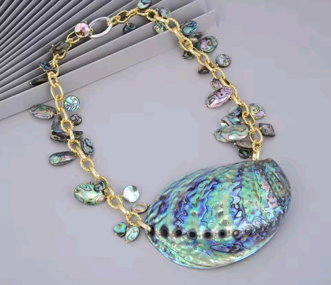 Collar de Concha de Abulón Arcoiris Natural
