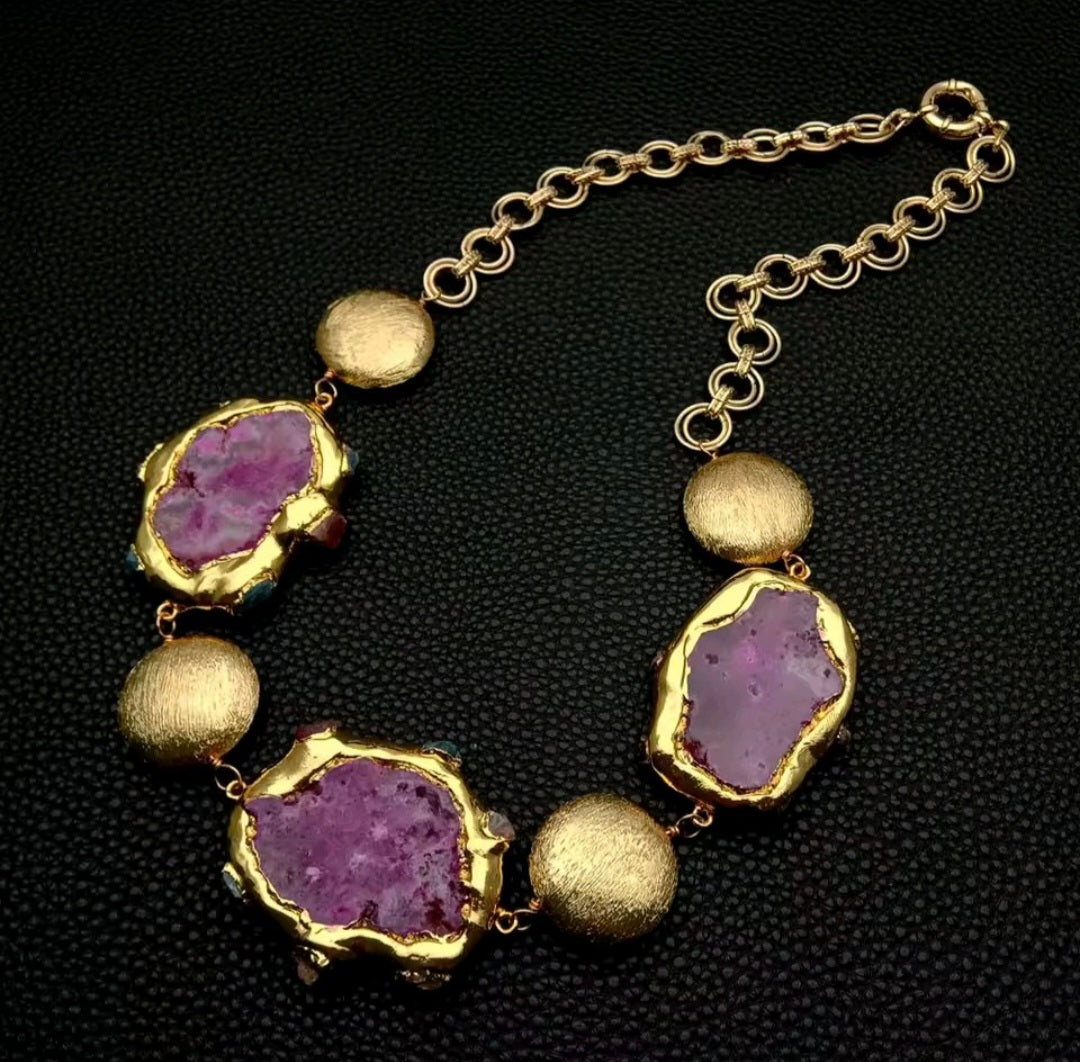 Collar en Agatas Fushia