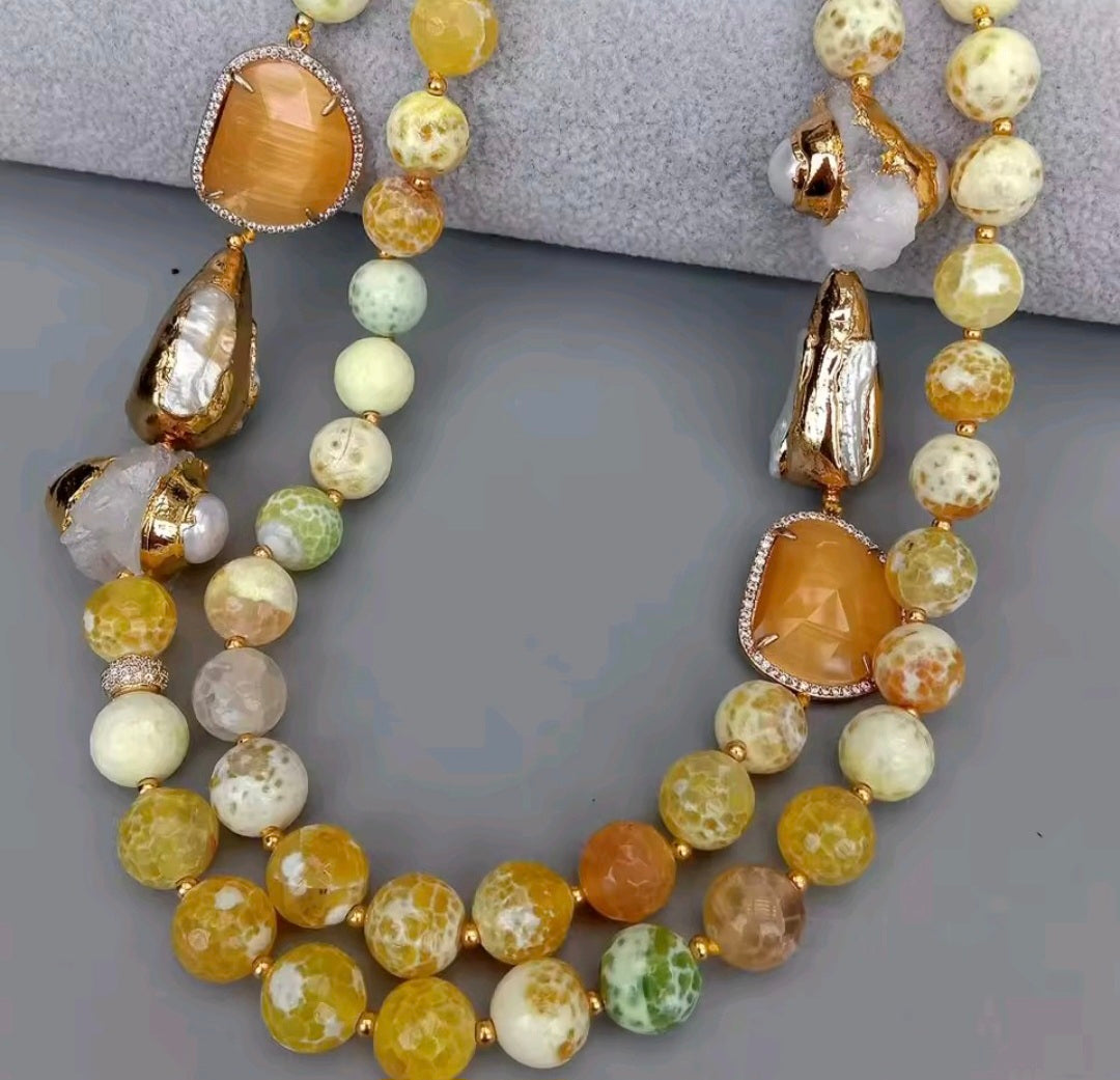 Agatas amarillas y perlas cultivadas Necklace