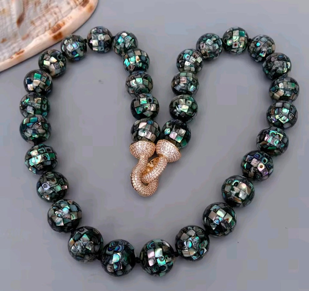 Set Collar, Pulsera y Pantallas Concha de Abulon Arcoris Negro Cierre Pavimentado