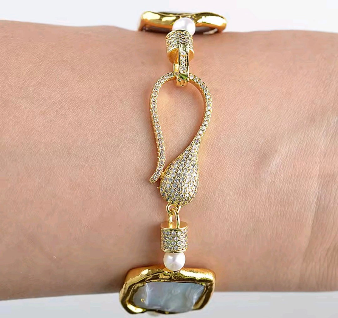 Pulsera en Perla Cultivada Natural Chapado en oro 18k