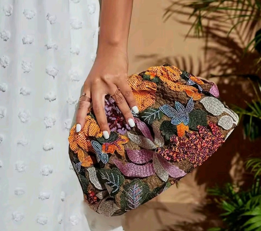 Cartera con Estampados Florales y Lentejuelas